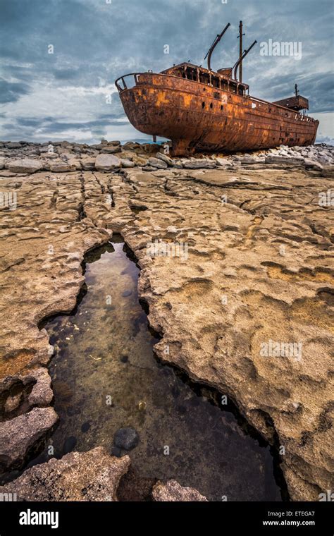 Shipwreck Stock Photo Alamy
