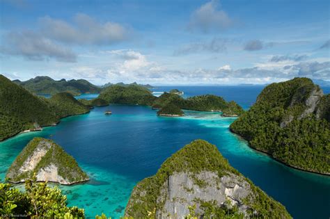 Pulau Wayag Papua Indonesia Travel Around The World Nature View