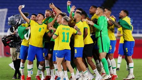 Olympics Soccer Malcom Grabs Golden Glory For Brazil