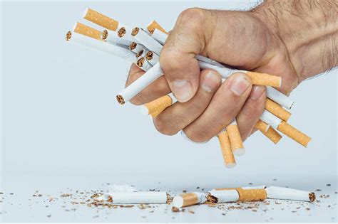 Czy palenie papierosów powoduje raka? Objawy i skutki uzależnienia