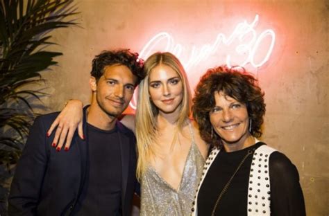 Proprio perché il vero intento del documentario era quello di arrivare alla gente e mostrarsi realmente per come è, chiara ha aperto una parentesi dedicata al suo ex compagno: Chiara Ferragni accusata dai fan: "Ti ha creato Riccardo ...