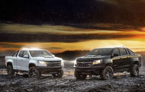 Chevy Unveils 2018 Colorado Zr2 Midnight And Dusk Editions Before Sema