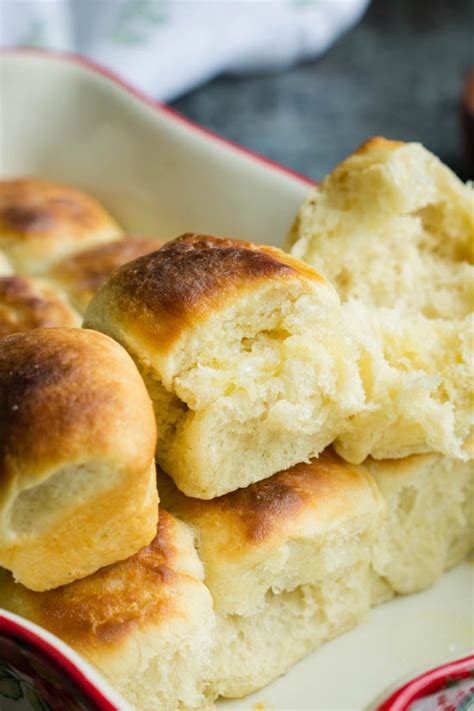 Soft Fluffy Yeast Rolls Call Me Pmc Yeast Rolls Best Bread Recipe