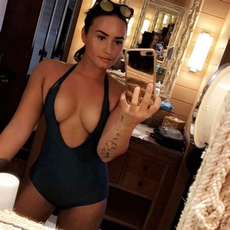 Demi Lovato Flaunts Her Bikini Body Photos Images Gallery