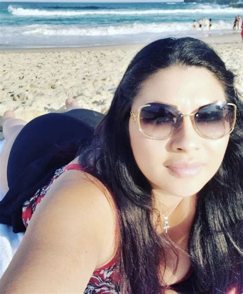 Beach Selfie I Spot The 🍑👀 Rivydoomkitty