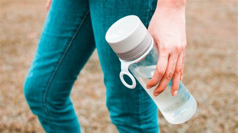 11 Best Reusable Water Bottles To Pack On Your Next Trip Au