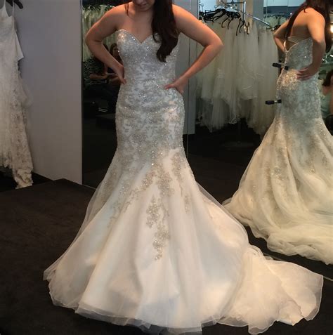 Shop designer prom dresses for pear shaped figures at simply dresses. Pear Shaped Ladies - Show Me Your Dress!