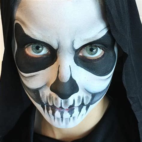 Halloween Costume Idea Skeleton Face Painting