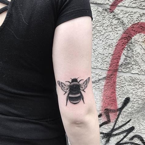 190 Bee Autiful Honey Bee Tattoo Designs With Meanings Ideas And