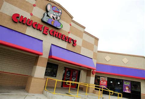 Chuck E Cheese Parent Files For Bankruptcy Another Casualty Of
