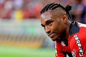 Mais entrosado, Vitinho projeta evolução no Flamengo | Flamengo Resenha
