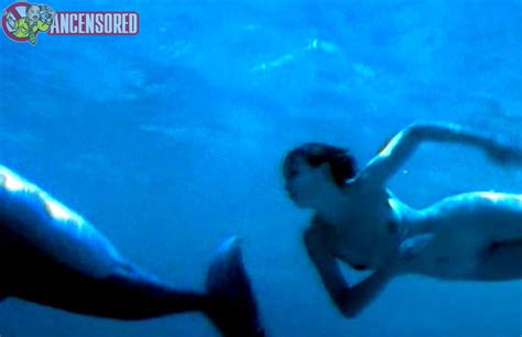 Nackte Julia Brendler In Dolphins