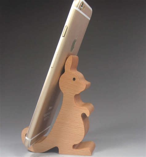 Wooden Kangaroo Shaped Mobile Phone Ipad Holder Stand Feelt