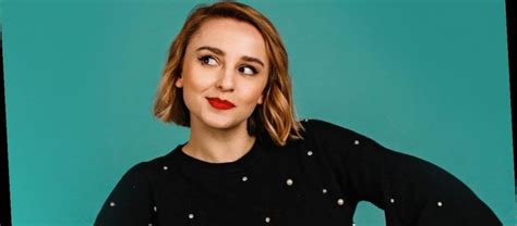 Hannah Witton A Sex And Relationships Youtuber With A Stoma Bag