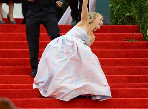 20 Epic Red Carpet Fails Page 7 Of 20 Buzz N Fun