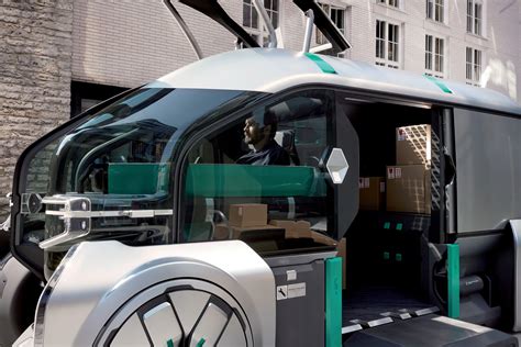 Renault Ez Pro Autonomous Delivery Robo Vehicle Concept Offers Solution