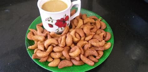 Experience bombay sweets delectable ensemble. Bombay Lakdi Sweet Recipe In Tamil / Bombay chutney ...