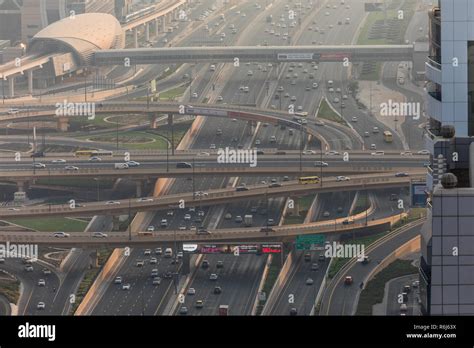 Dubai Straßen Kreuzung Kreuzung Dubai Auto Verkehr Straßen
