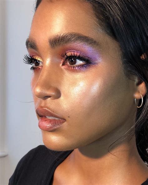 How To Fake Glass Skin With This Easy Highlighter Technique Allure