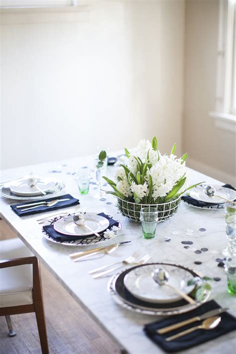 Even if we aren't able to host extended family or friends, i still want to continue with our traditions and find ways to make easter special. 5 Fabulous Easter Table Setting Ideas l Easter Inspiration