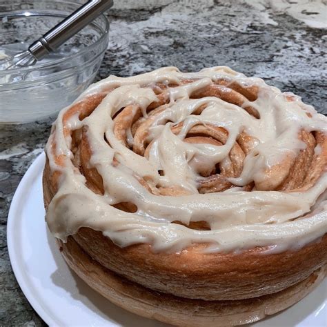 Try this recipe for decadent cream cheese icing on your favorite cinnamon roll and you won't be note: Cinnamon Rolls With Cream Cheese Icing Without Powdered ...
