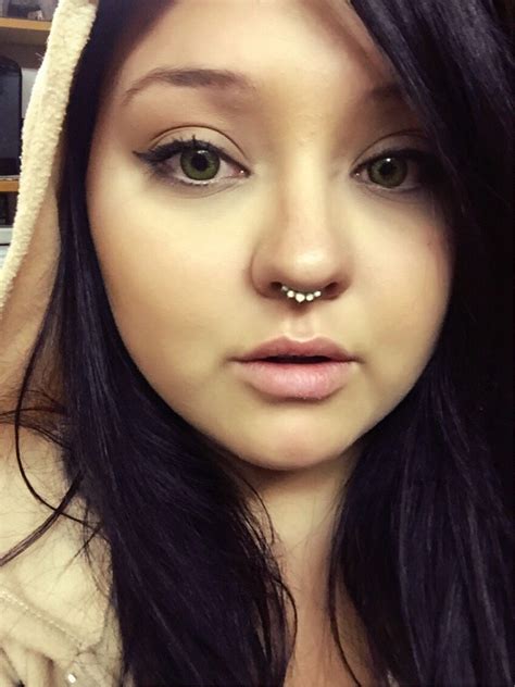 Such A Cute And Pretty Septum Piercing Get Your Septum Piercing