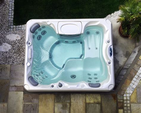 Garden tubs are soaking tubs without jets while whirlpool tubs have jets and require electrical hookups in addition to plumbing hookups. Advantages and Disadvantages of Indoor Hot Tubs vs ...