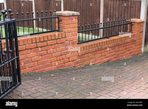 Iron Railings Brick Wall Hi Res Stock Photography And Images Alamy
