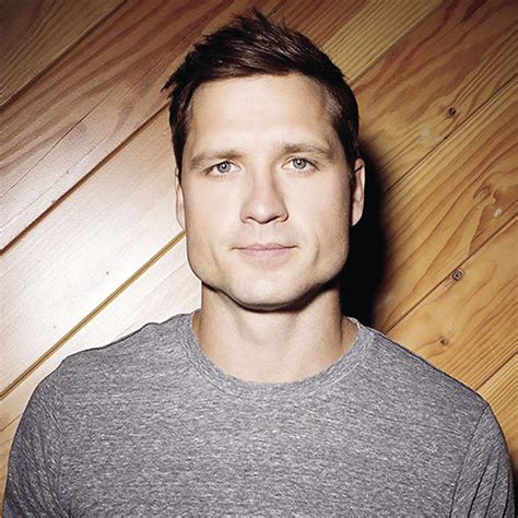 Walker Hayes To Headline Country Music Party Features