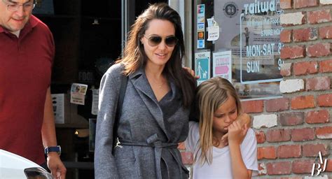Jolie Faz Compras Com A Filha Em Los Angeles Angelina Jolie Brasil