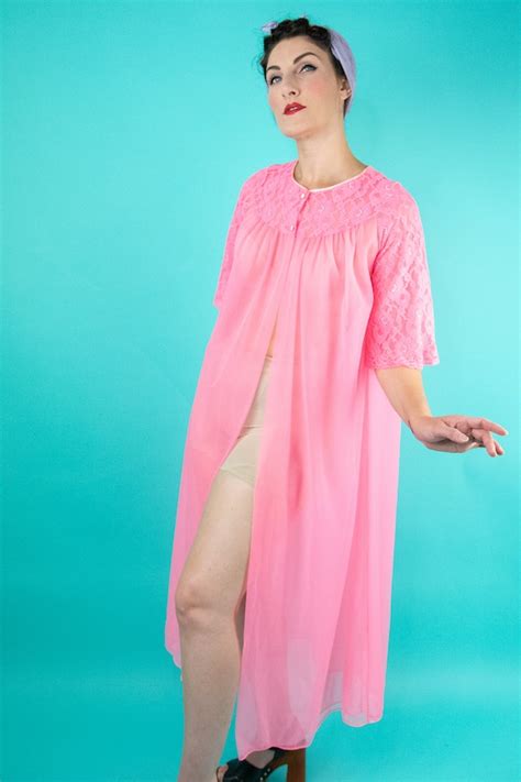 pink robe vintage 60s gem