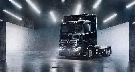 Mercedes Launches Limited Edition Actros L Driver Extent Truck