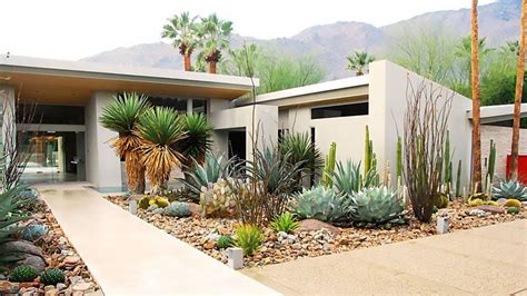 65 Great Front Yard Landscaping Ideas The Trend Spotter