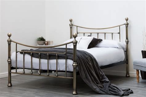 Mattress and divan base not included. Antiqued Brass Vintage Victorian Style Metal King Size Bed ...