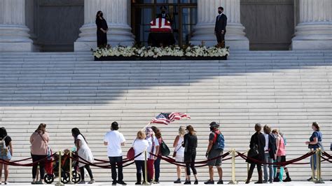 Mourners Line Up To Say Goodbye To Ruth Bader Ginsburg