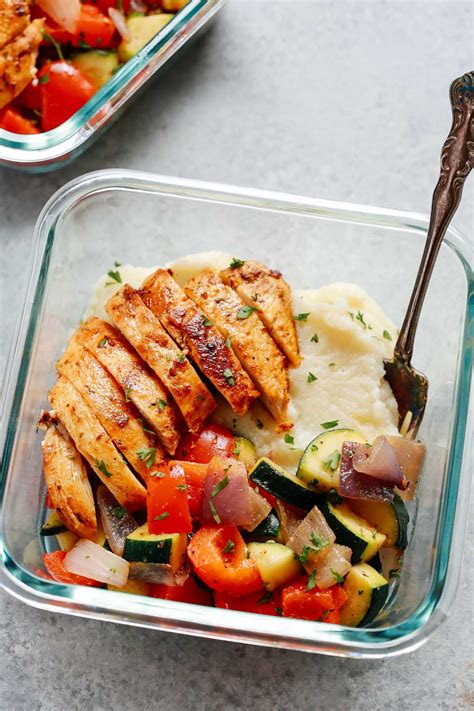 Low Carb Chicken Meal Prep Bowls Are Full Of Protein And Fresh Veggies