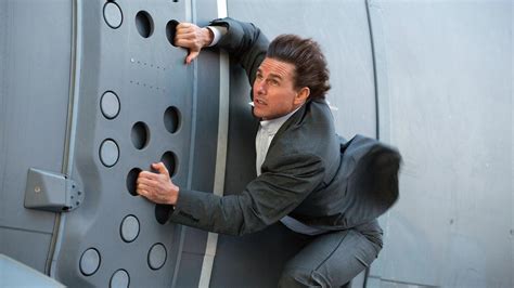 Tom Cruises Plane Stunt In Mission Impossible Rogue Nation Took Some Convincing