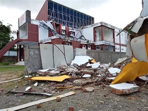 Gedung Pemerintah Roboh Di Passo Ambon Akibat Gempa Tagar