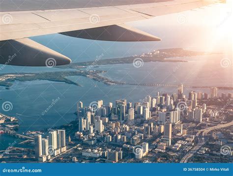 Skyline De Miami Do Avião Foto De Stock Imagem De Sunlight 36758504