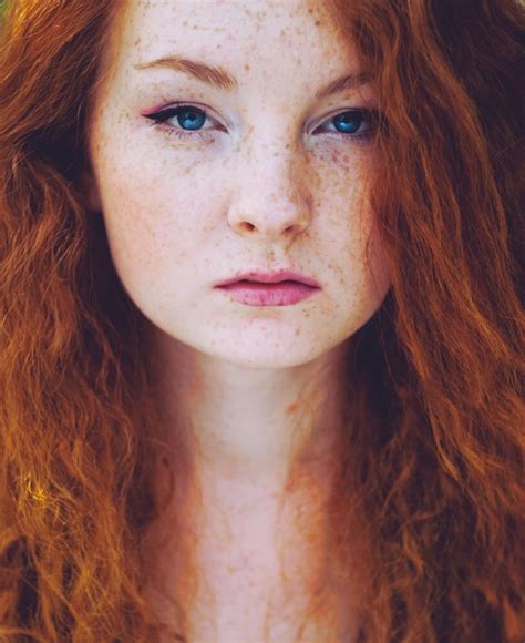 Women Model Redhead Long Hair Jenny Osullivan Looking Down Face Hands