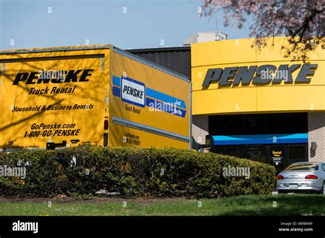 Penske rental truck hi-res stock photography and images - Alamy