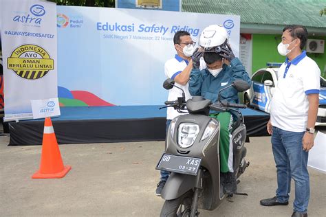 Estafet Peduli Bumi Asuransi Astra Berikan Edukasi Safety Riding Bagi Pelajar Di Makassar Nmaa