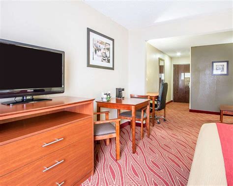 Situated in poplar bluff, this hotel is within 3 mi (5 km) of poplar bluff regional medical center, black river coliseum, and margaret harwell art museum. Comfort Inn Poplar Bluff North in Poplar Bluff, MO (Hotels ...