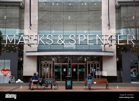 Marks And Spencer Clothing Hi Res Stock Photography And Images Alamy