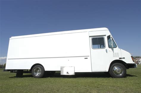 On sale turnkey food truck. Chicago Food Truck Fully Loaded! For Sale!