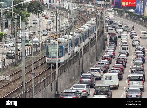 Manila Philippines January 20 2020 Heavy Traffic Many Cars And