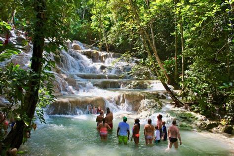 Climbing Jamaica S Dunn S River Falls Tips For Visiting This Epic
