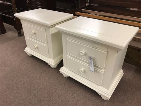 Pair Of Broyhill Nightstands Delmarva Furniture Consignment