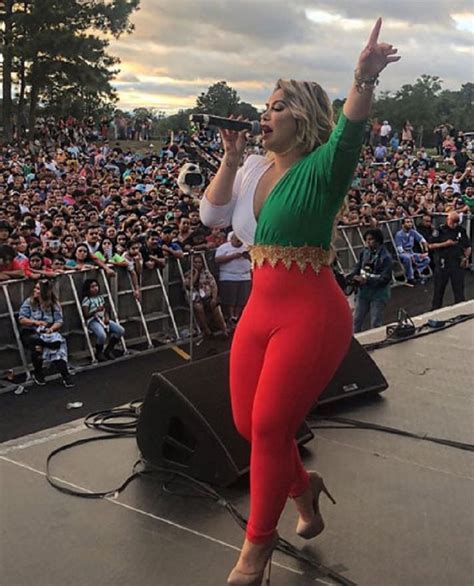 En Embarrados Leggins Chiquis Rivera Demuestra Su Amor Por México Nuevolaredotv