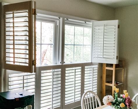 How To Adjust And Operate Plantation Shutters Custom Wood Plantation